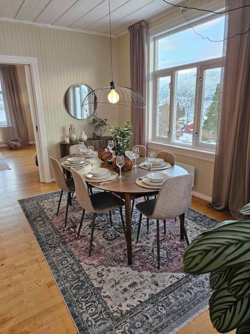 Amazing With Free Parking And Lovely Views! Appartement