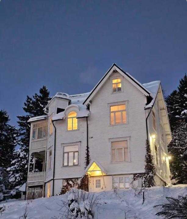 Amazing With Free Parking And Lovely Views! Apartment